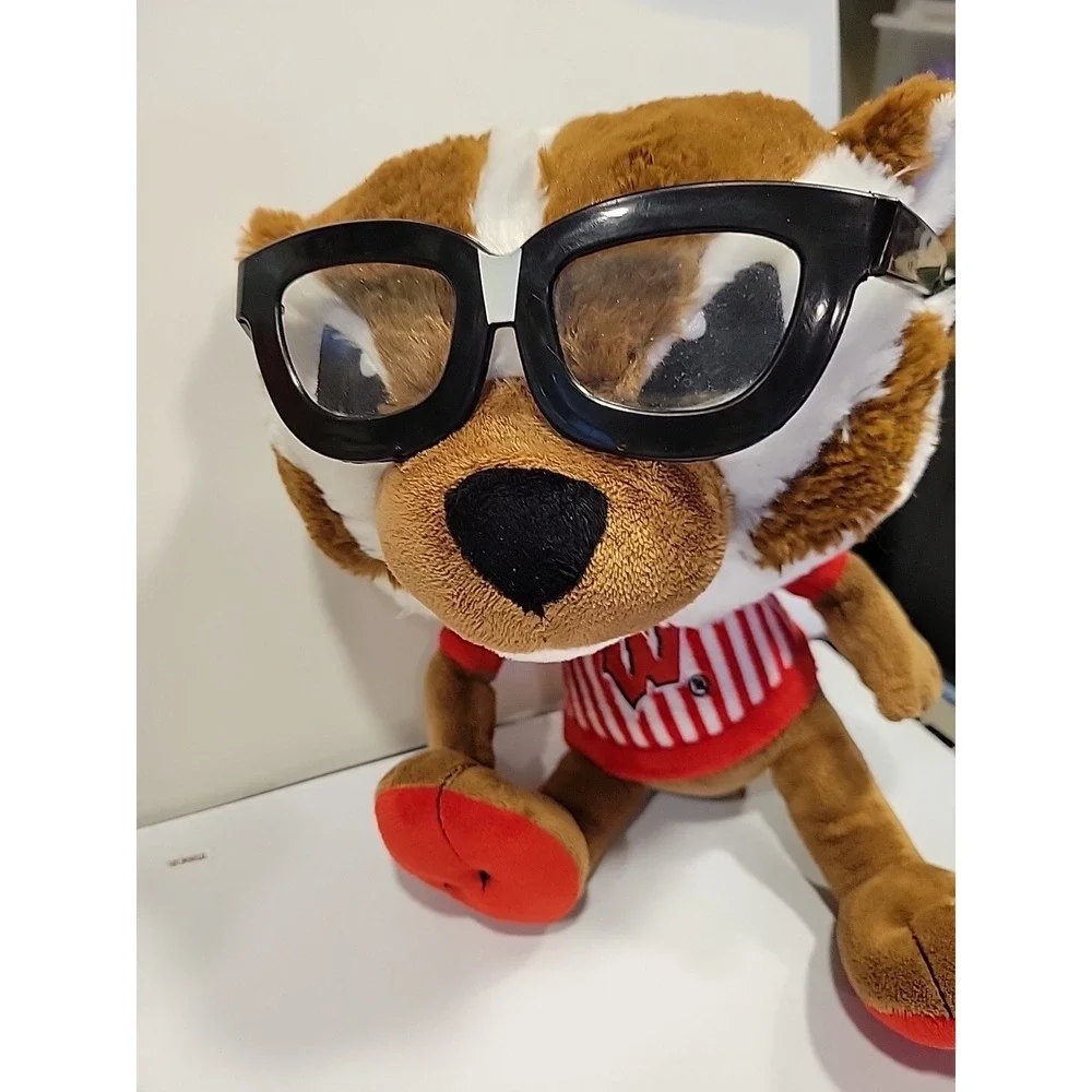 TEAM NERDS STUDY BUDDY UNIV OF WISCONSIN‎ PLUSH BUCKY BADGER 2011